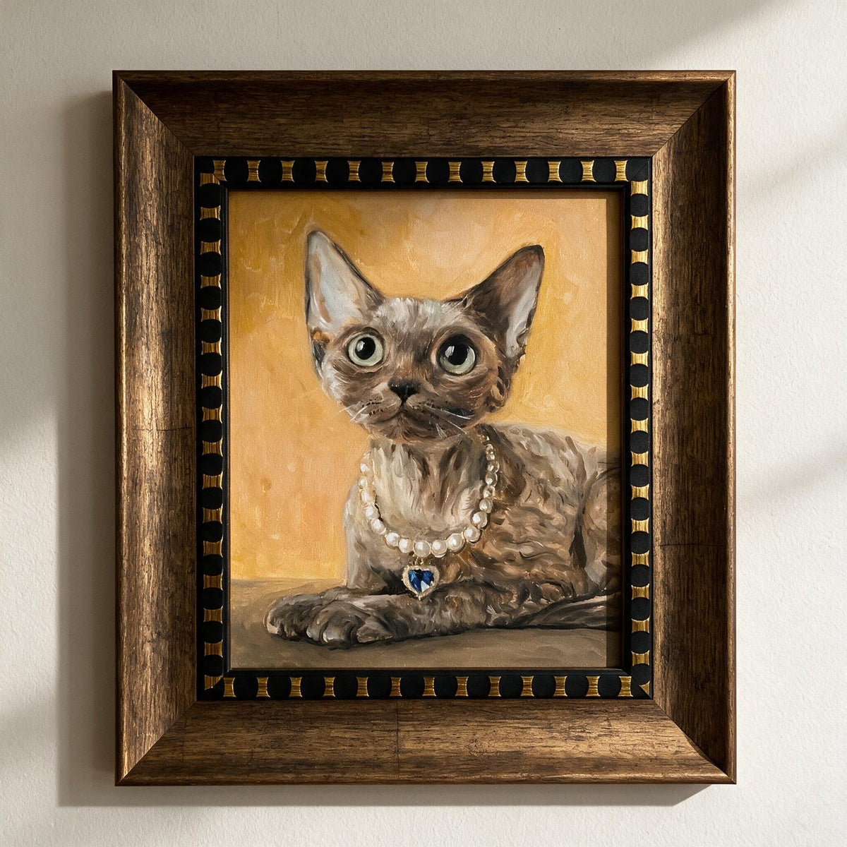 Hand-painted cat portrait in oil — 12 inch